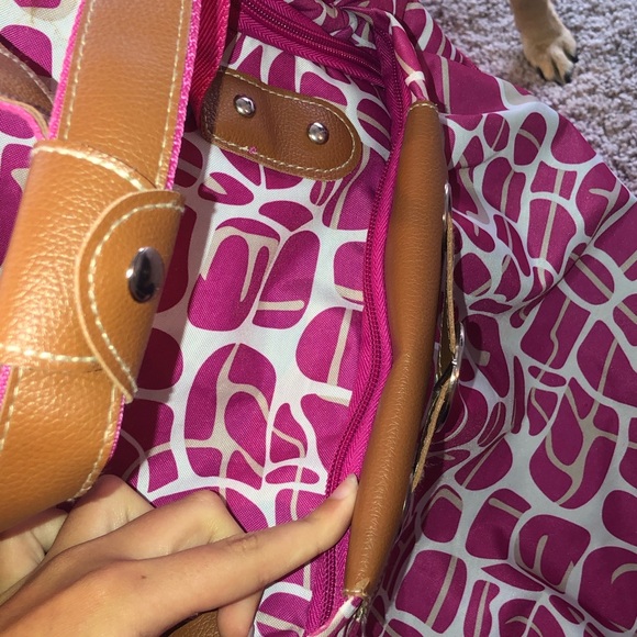 pink and white dejuno travel bag with wheels - Picture 3 of 12